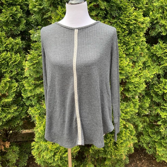 Lazy Sundays Gray  Embroidered waffle knit top med - Picture 2 of 7